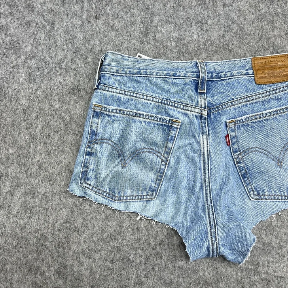 Levis Wedgie Shorts Womens 27‎ Blue Distressed Cutoff Denim High Rise Button Fly